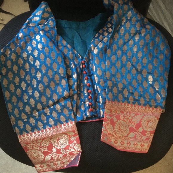 New Indian Saree with Blouse - Picture 3 of 8